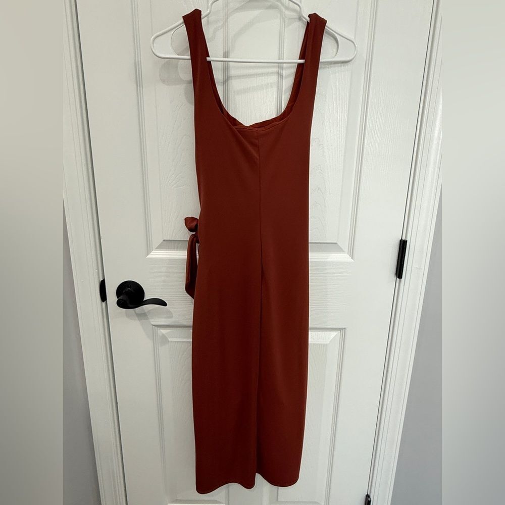 Express Body Contour Rust Orange Wrap Front Tie Waist Midi Dress Women’s Size XS - Picture 3 of 6